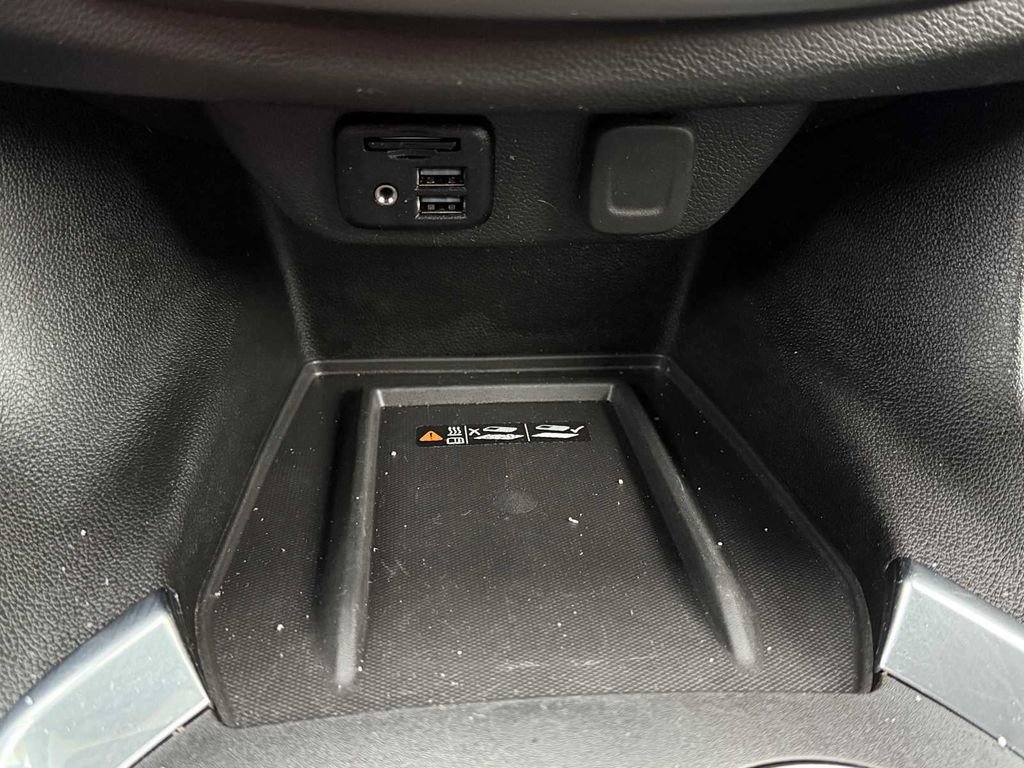 Used 2023 Chevrolet Traverse RS image 60