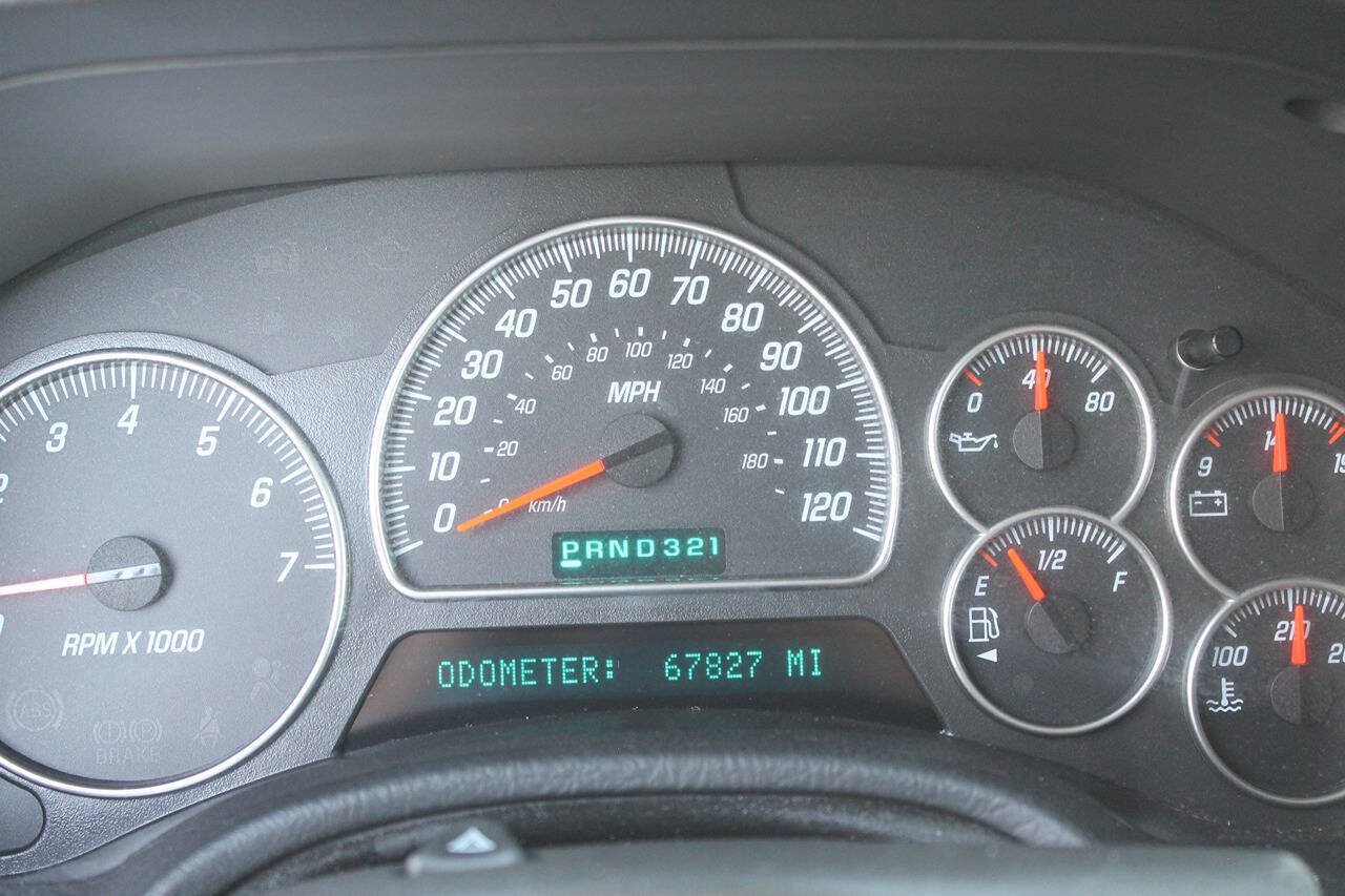 Used 2005 GMC Envoy XL SLT RWD image 34