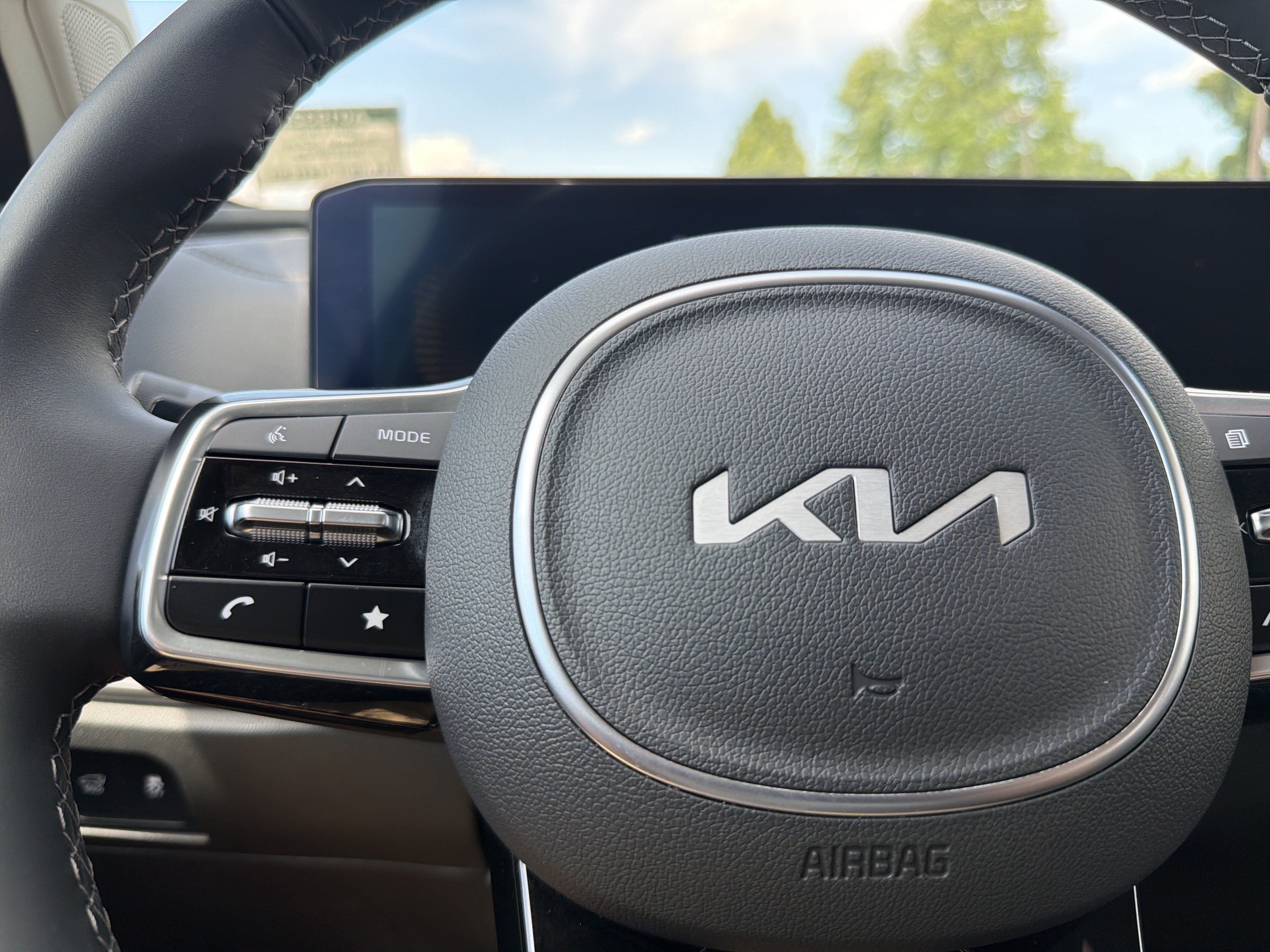 Used 2025 Kia Sorento EX w/ Panoramic Sunroof Package FWD image 10