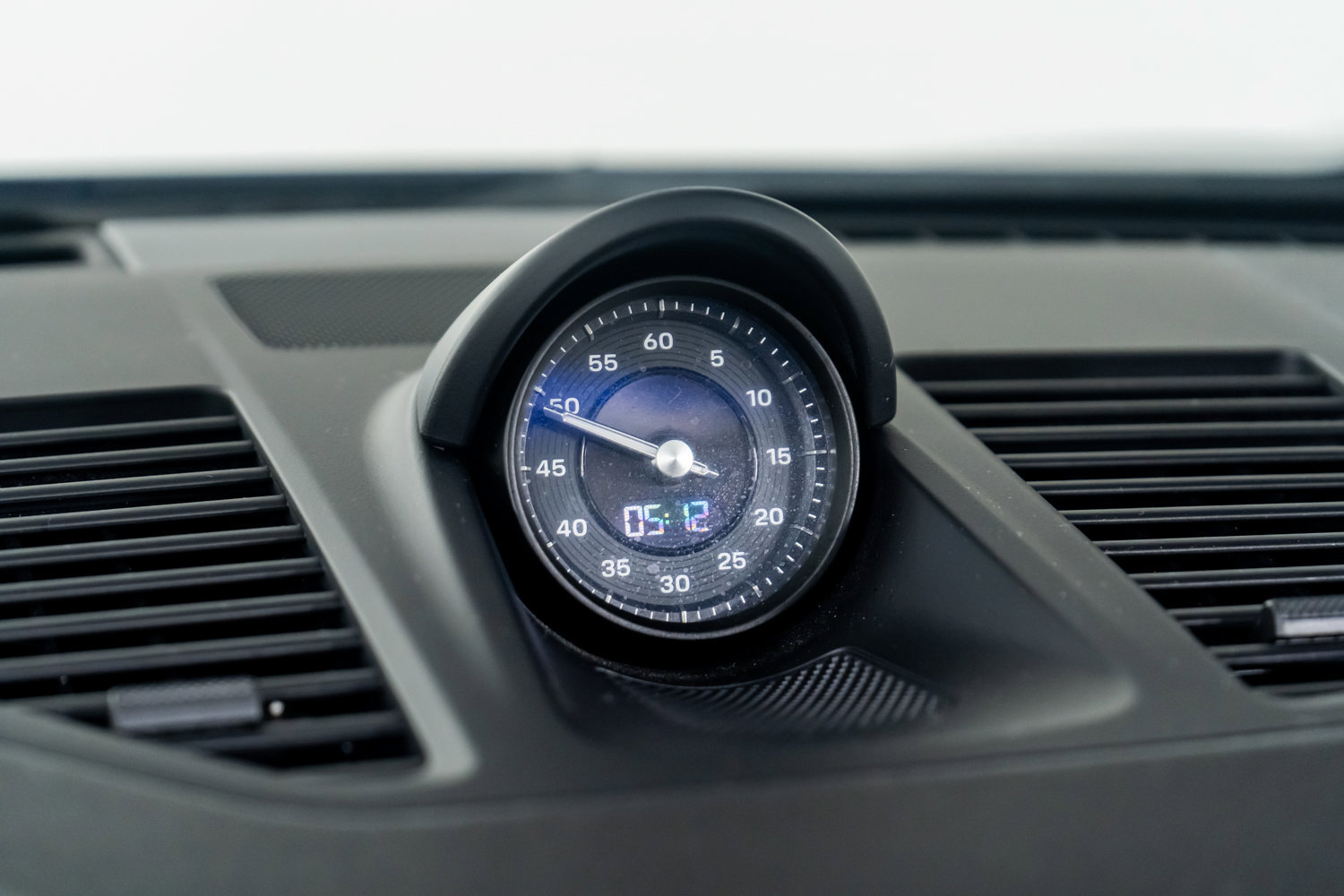 Used 2021 Porsche 911 Carrera 4S w/ Sport Package image 45