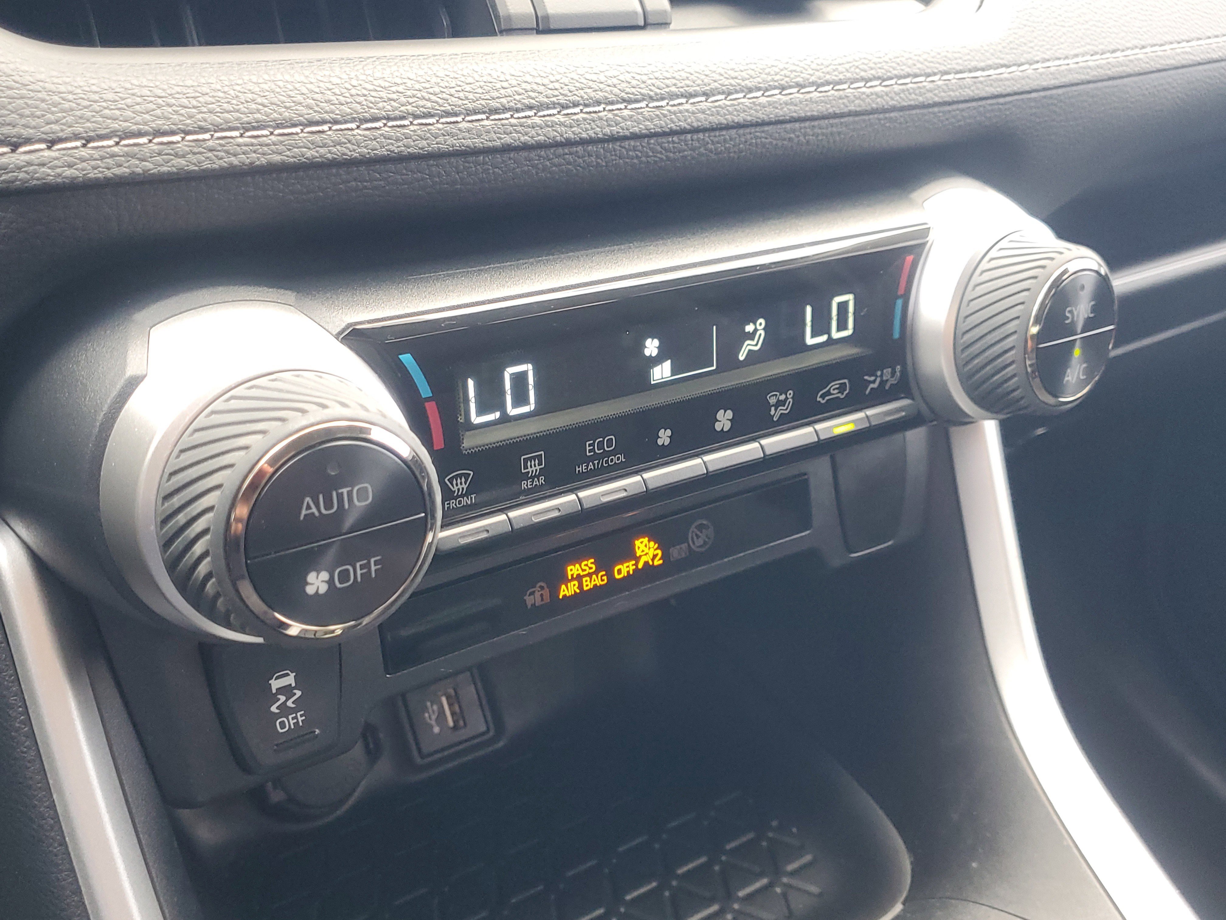 Certified 2024 Toyota RAV4 LE AWD/4WD image 28