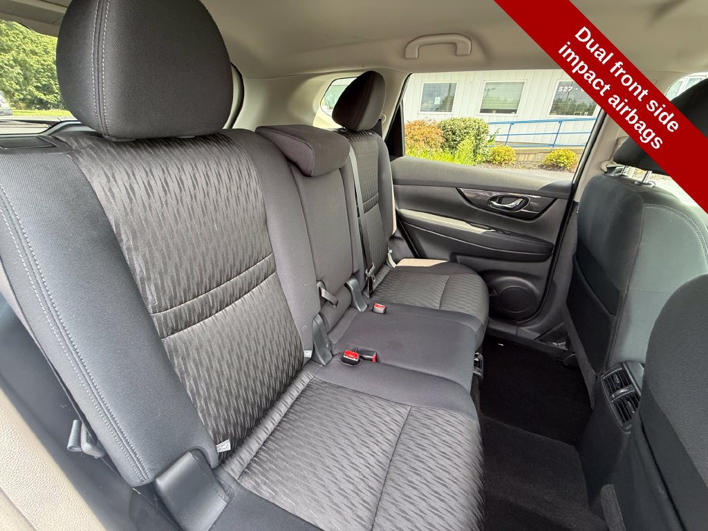 Used 2017 Nissan Rogue SV FWD image 35