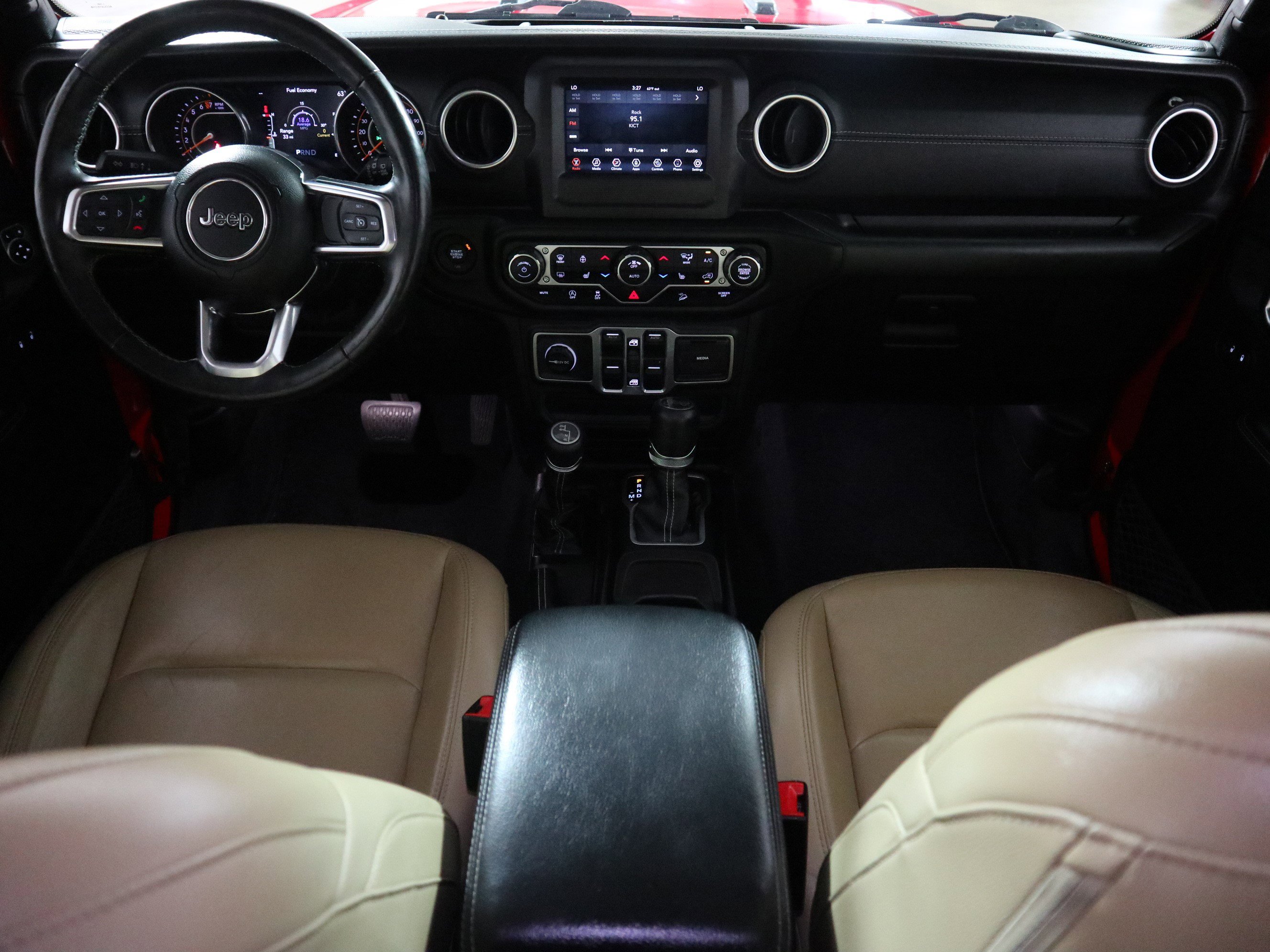 Used 2018 Jeep Wrangler Unlimited Sahara AWD/4WD image 13