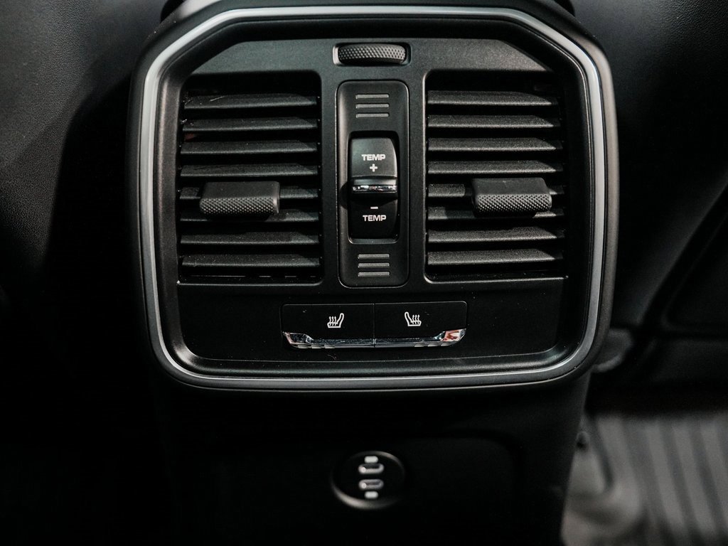 Used 2023 Porsche Macan image 35