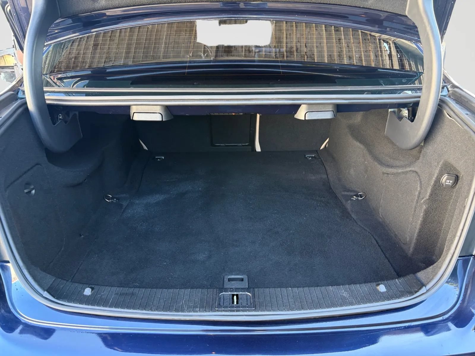 Used 2014 Mercedes-Benz E 550 4MATIC Sedan image 16