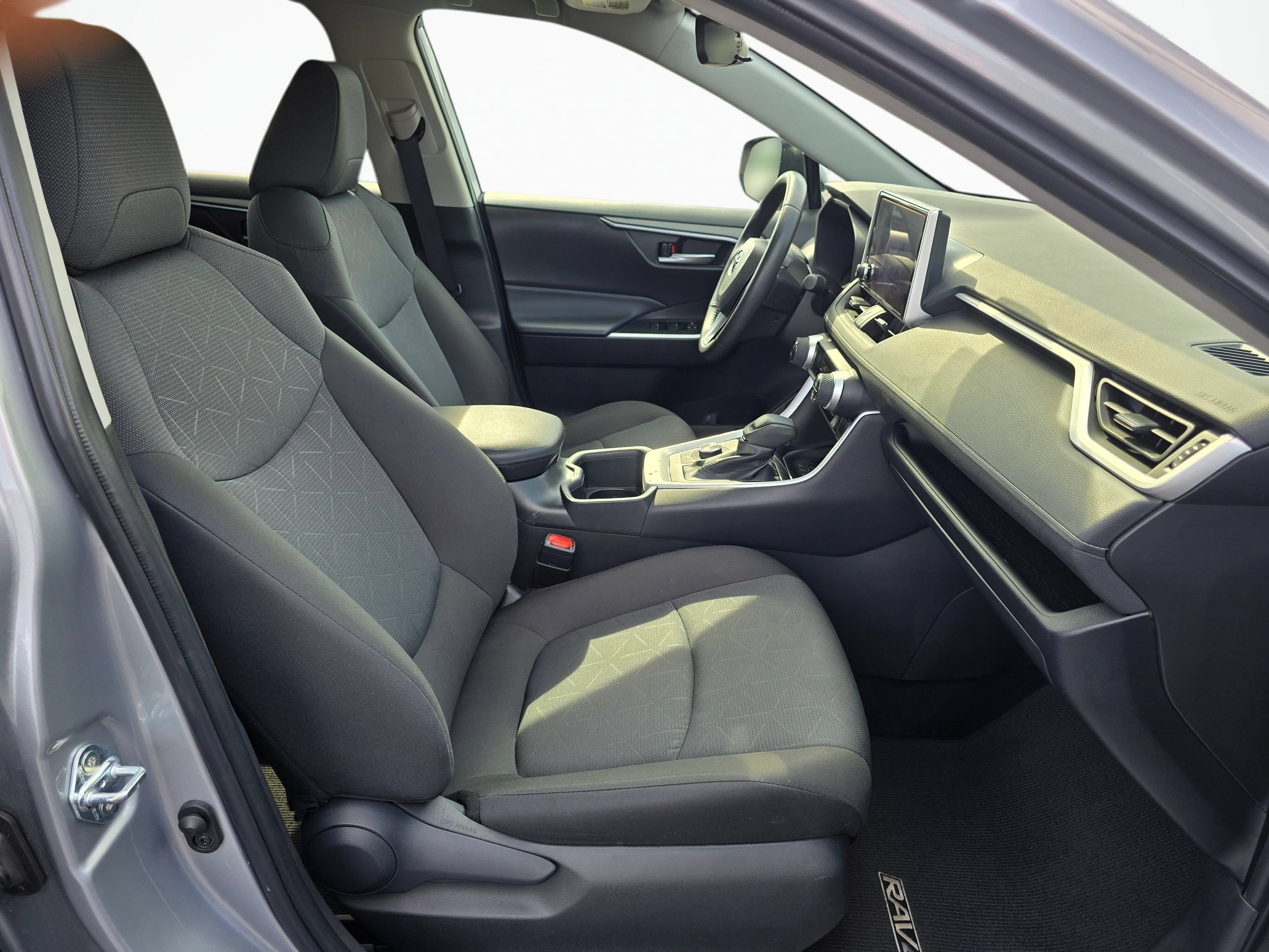 Used 2025 Toyota RAV4 XLE w/ Convenience Package AWD/4WD image 26