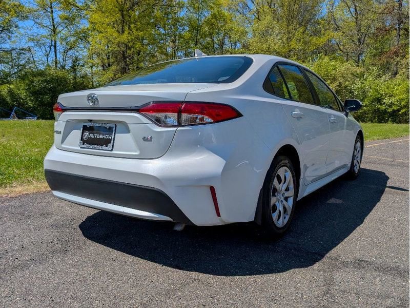 Used 2022 Toyota Corolla LE FWD image 5
