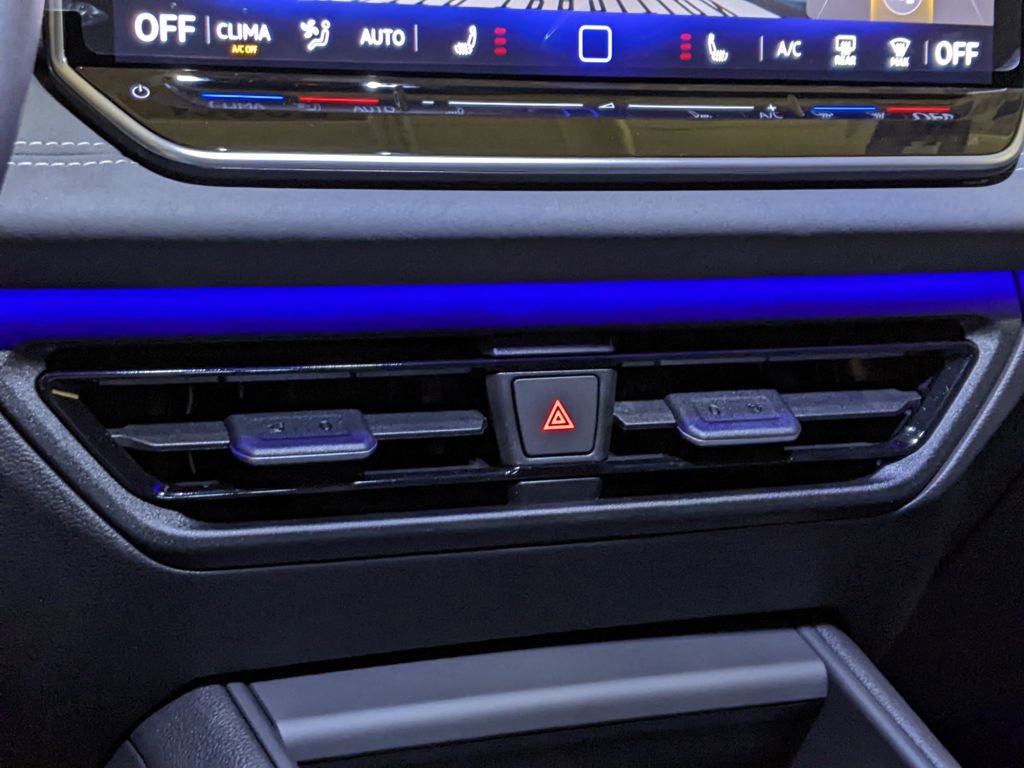 New 2026 Volkswagen Tiguan SE AWD/4WD image 17