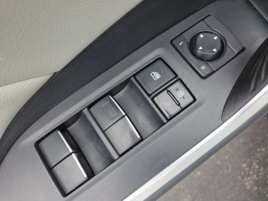 Used 2019 Toyota RAV4 XLE Premium w/ Cold Weather Package AWD/4WD image 35