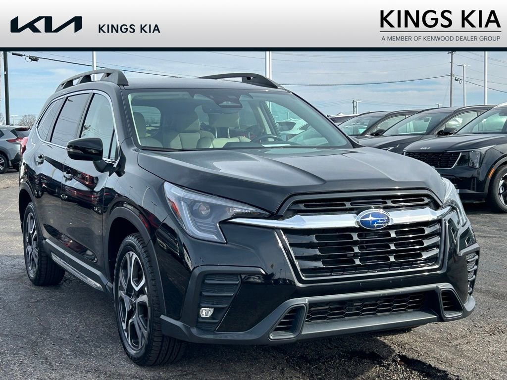 Used 2023 Subaru Ascent Limited image 1