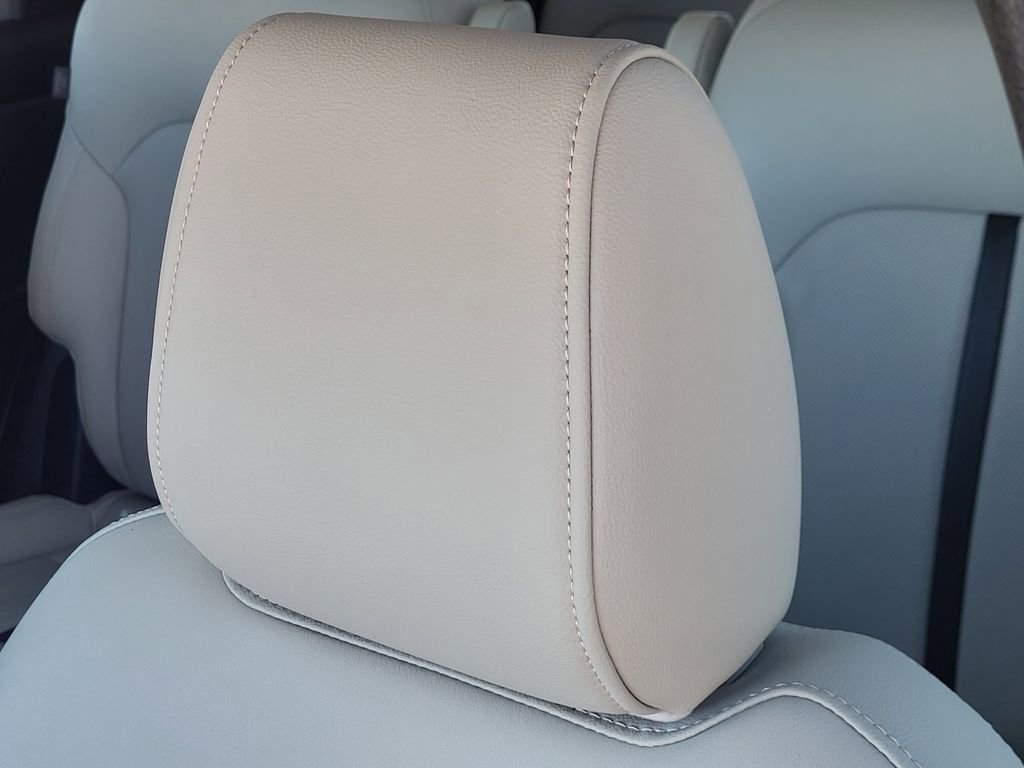 Used 2024 MAZDA CX-90 Plug-In Hybrid w/ Preferred AWD/4WD image 6
