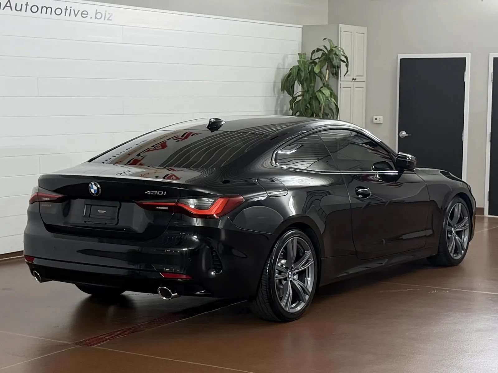 Used 2021 BMW 430i Coupe w/ Premium Package RWD image 3