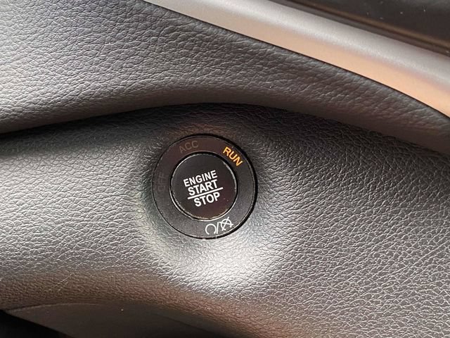 Used 2017 Jeep Cherokee Trailhawk AWD/4WD image 22