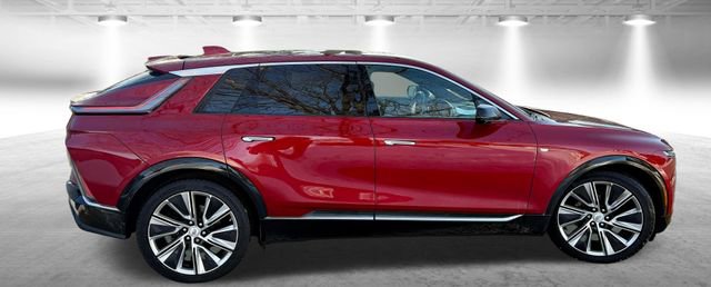 Used 2024 Cadillac Lyriq Luxury w/ LPO, Floor Liner Package image 3