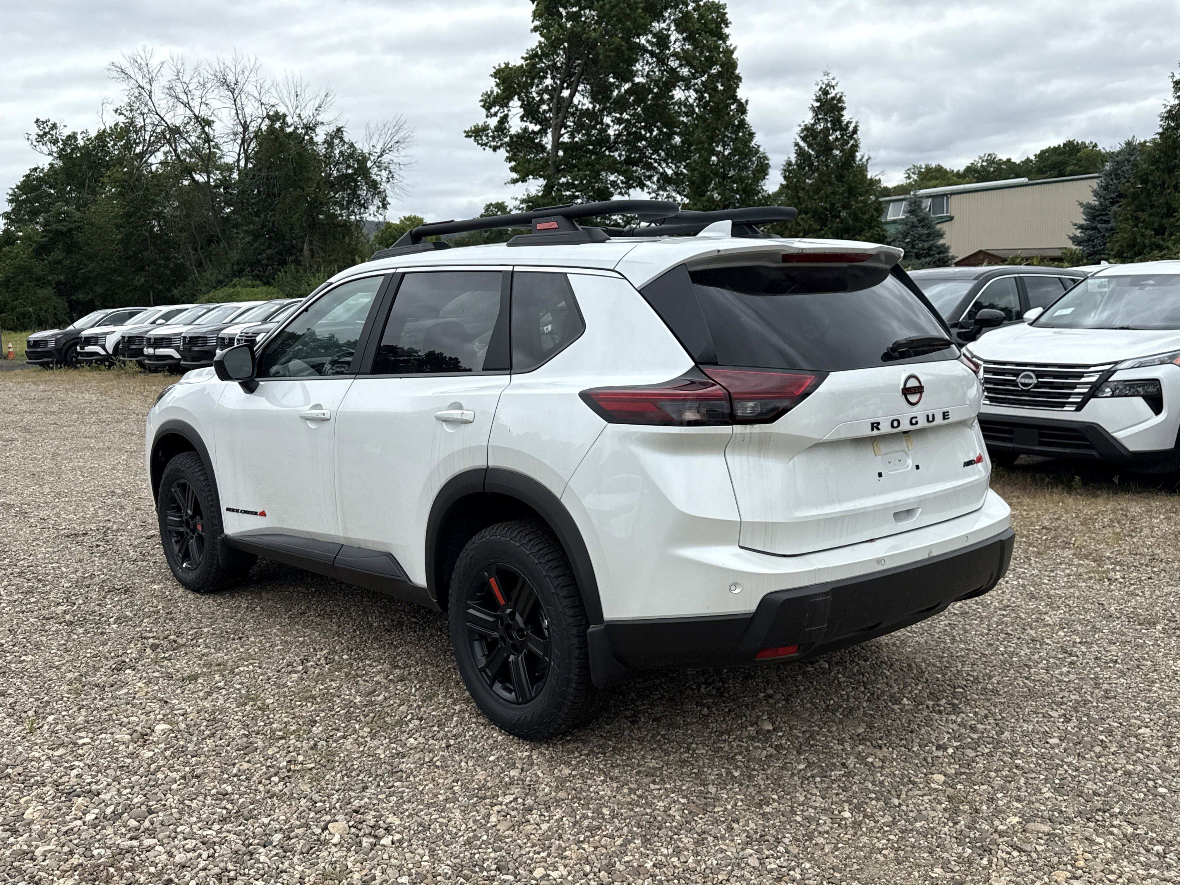 New 2025 Nissan Rogue SV image 4