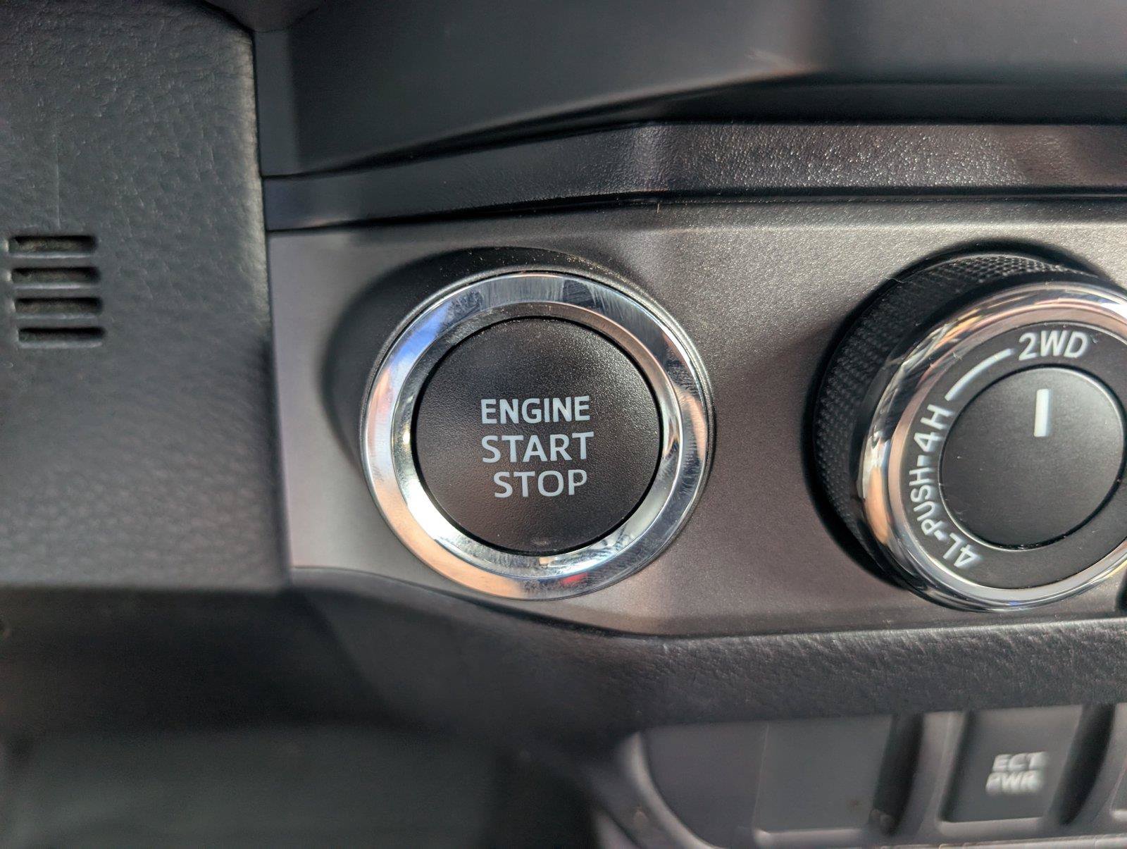Used 2020 Toyota Tacoma TRD Sport AWD/4WD image 24