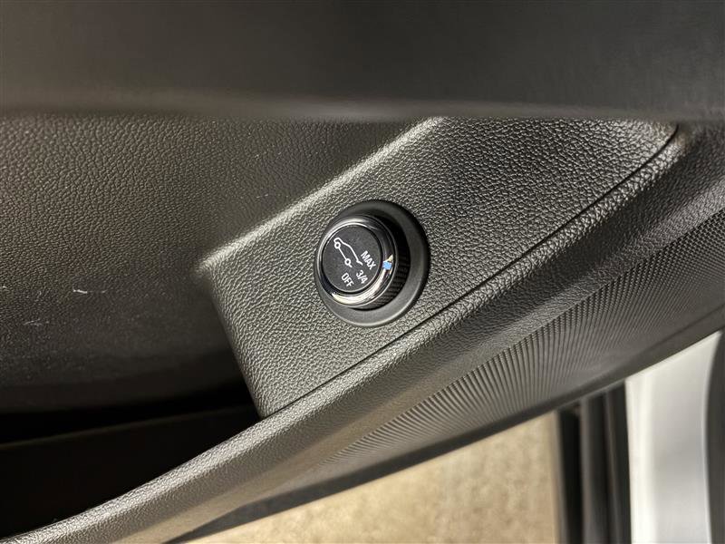 Used 2022 Chevrolet Traverse LT w/ Midnight/Sport Edition image 11