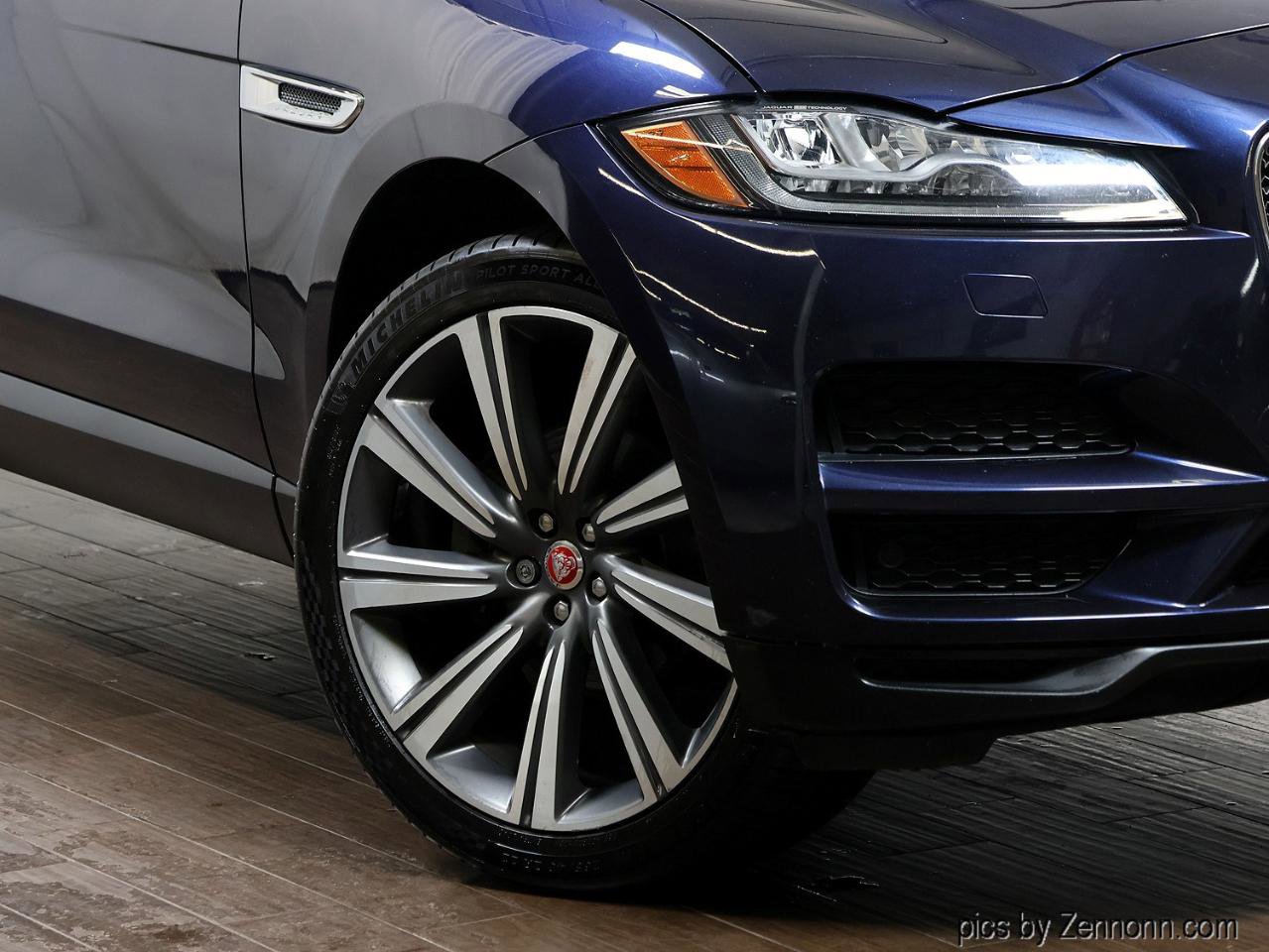 Used 2018 Jaguar F-PACE Prestige image 3