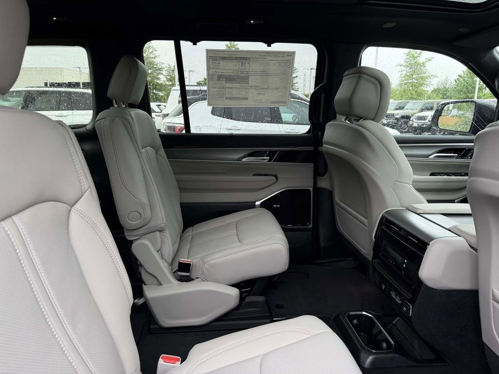 New 2026 Jeep Grand Wagoneer L Limited AWD/4WD image 16