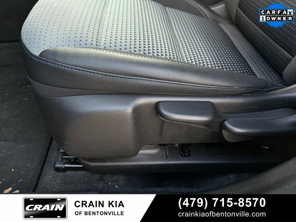 Used 2025 Chevrolet Trax LT w/ LT Convenience Package image 12