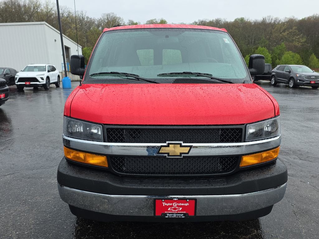 New 2026 Chevrolet Express 3500 RWD image 3