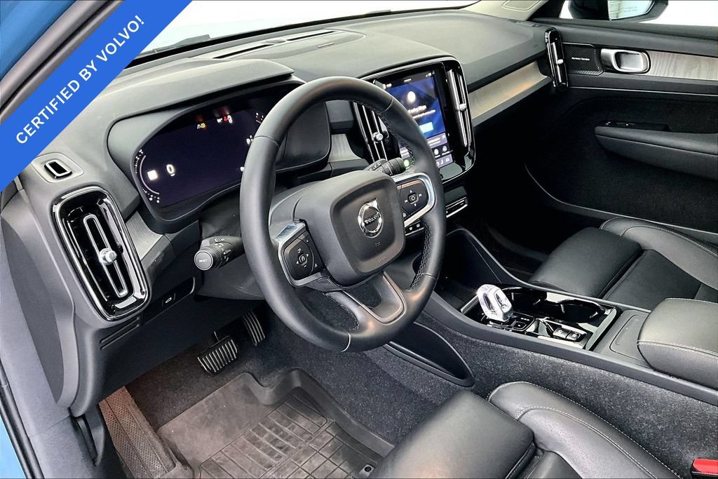 Certified 2024 Volvo XC40 B5 Plus w/ Protection Package Premier AWD/4WD image 16