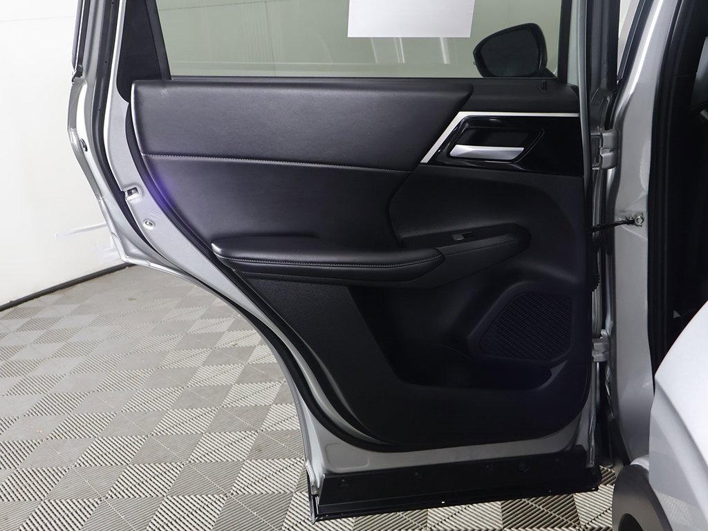 Used 2024 Mitsubishi Outlander SE image 28