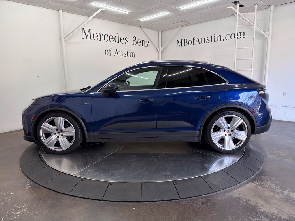 Used 2024 Porsche Macan 4 Electric AWD/4WD image 4