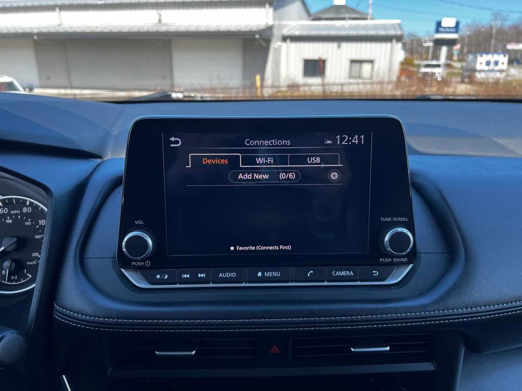 Used 2024 Nissan Rogue SV image 28