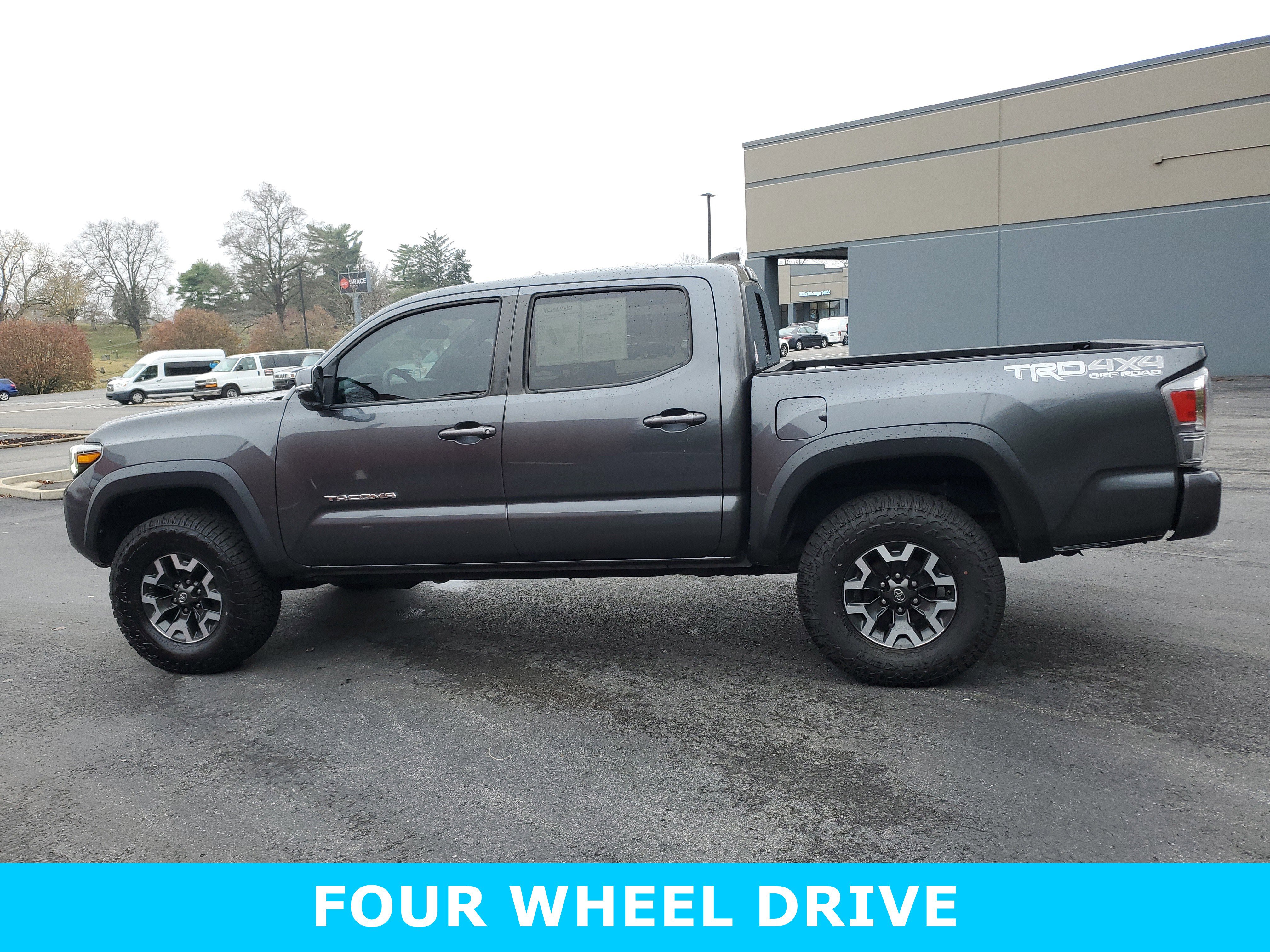 Used 2020 Toyota Tacoma TRD Off-Road image 8