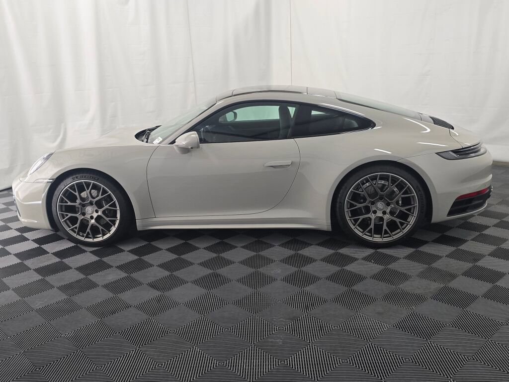 Certified 2022 Porsche 911 Carrera image 2