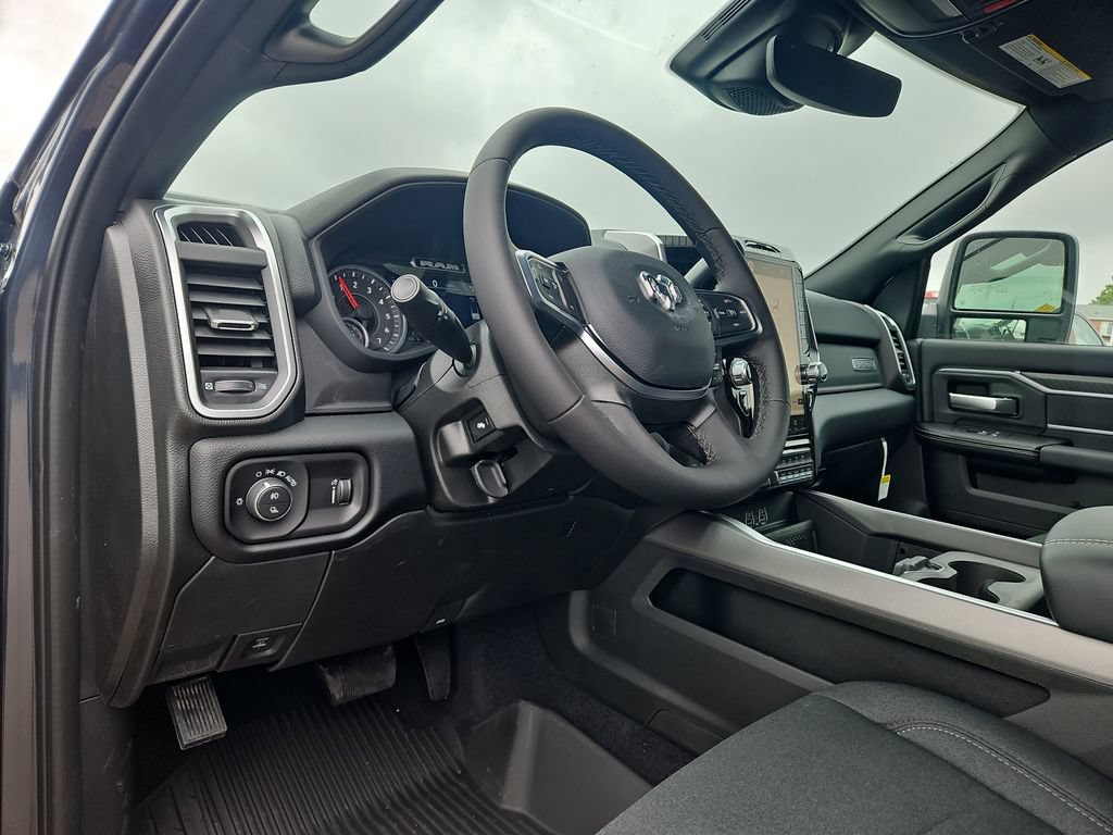 New 2026 RAM 2500 Big Horn AWD/4WD image 16
