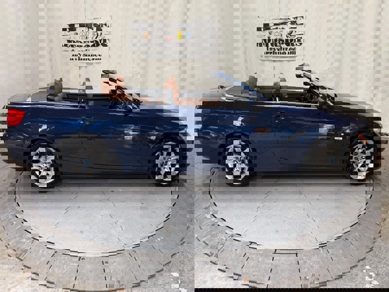 Used 2011 BMW 335i Convertible RWD image 7