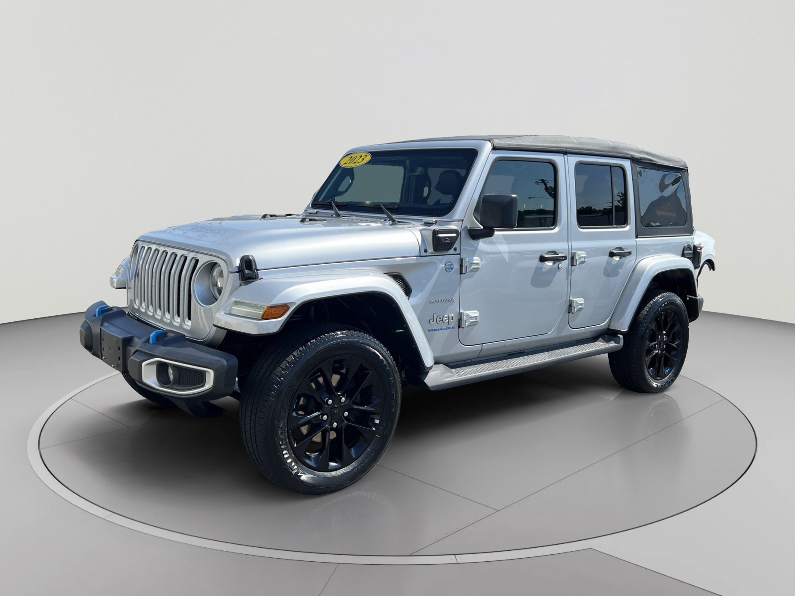 Used 2023 Jeep Wrangler Unlimited Sahara w/ Cold Weather Group AWD/4WD image 1