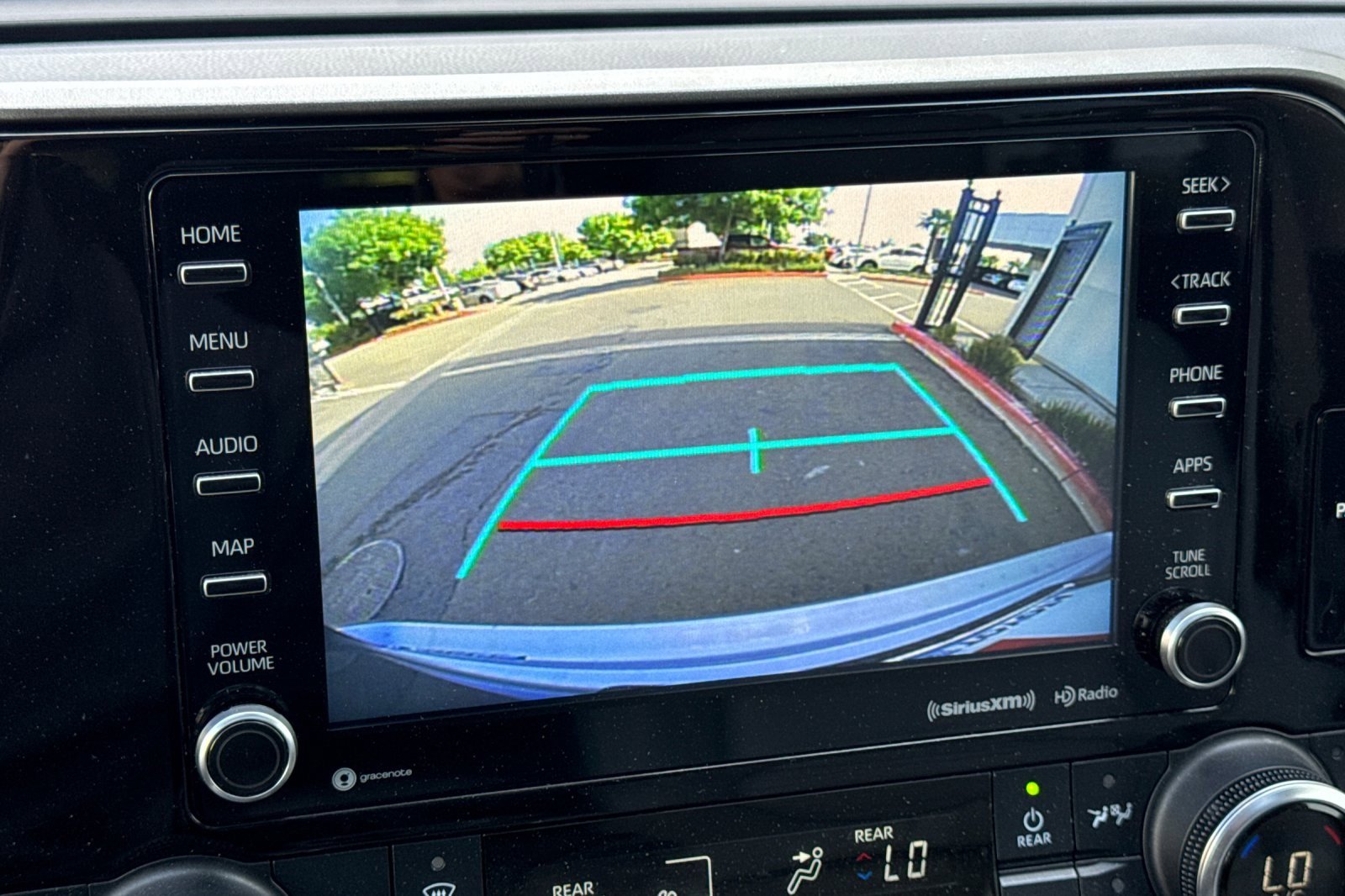 Used 2022 Toyota Highlander XLE image 29