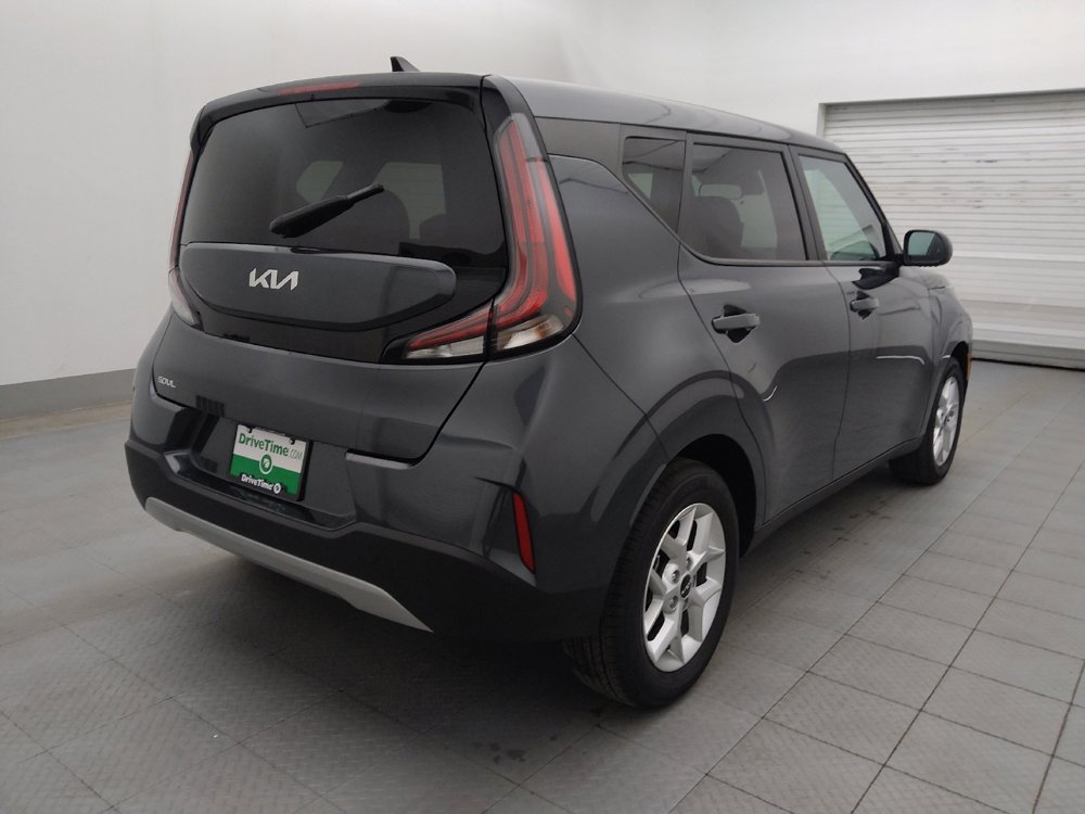 Used 2025 Kia Soul LX w/ LX Technology Package FWD image 9
