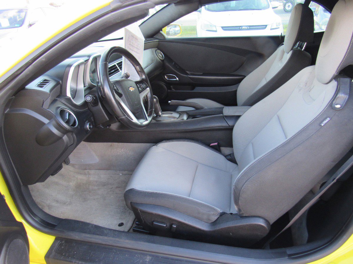 Used 2015 Chevrolet Camaro LT image 8