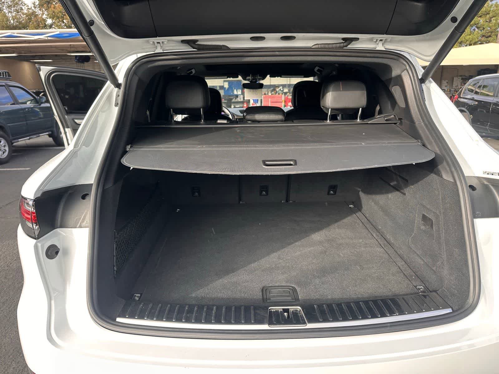 Used 2022 Porsche Cayenne S image 10