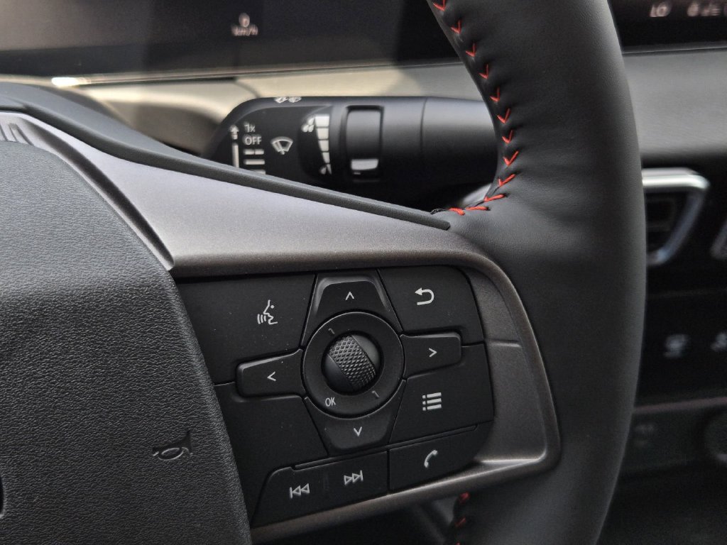 New 2026 Nissan Sentra SR w/ SR Premium Package FWD image 27