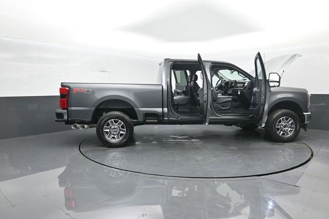 New 2026 Ford F250 Lariat w/ FX4 Off-Road Package image 39