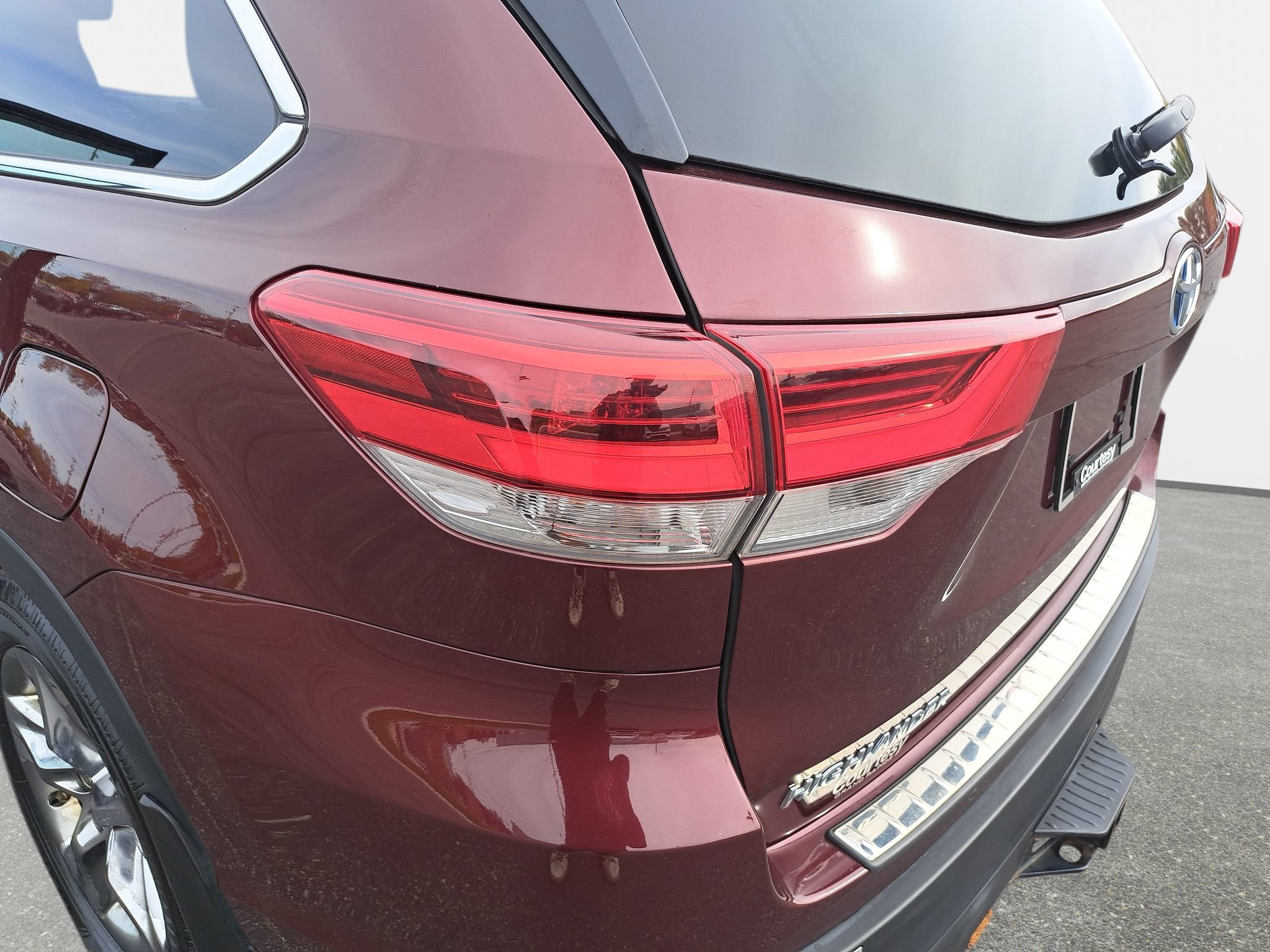 Used 2019 Toyota Highlander Limited Platinum AWD/4WD image 34