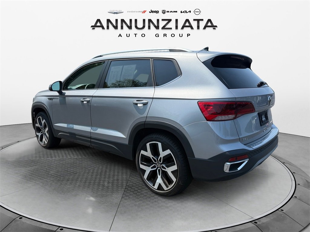 Used 2022 Volkswagen Taos SEL image 3