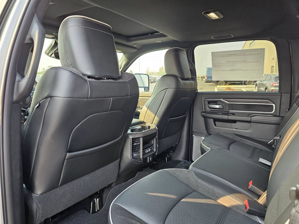 New 2026 RAM 2500 Laramie AWD/4WD image 11