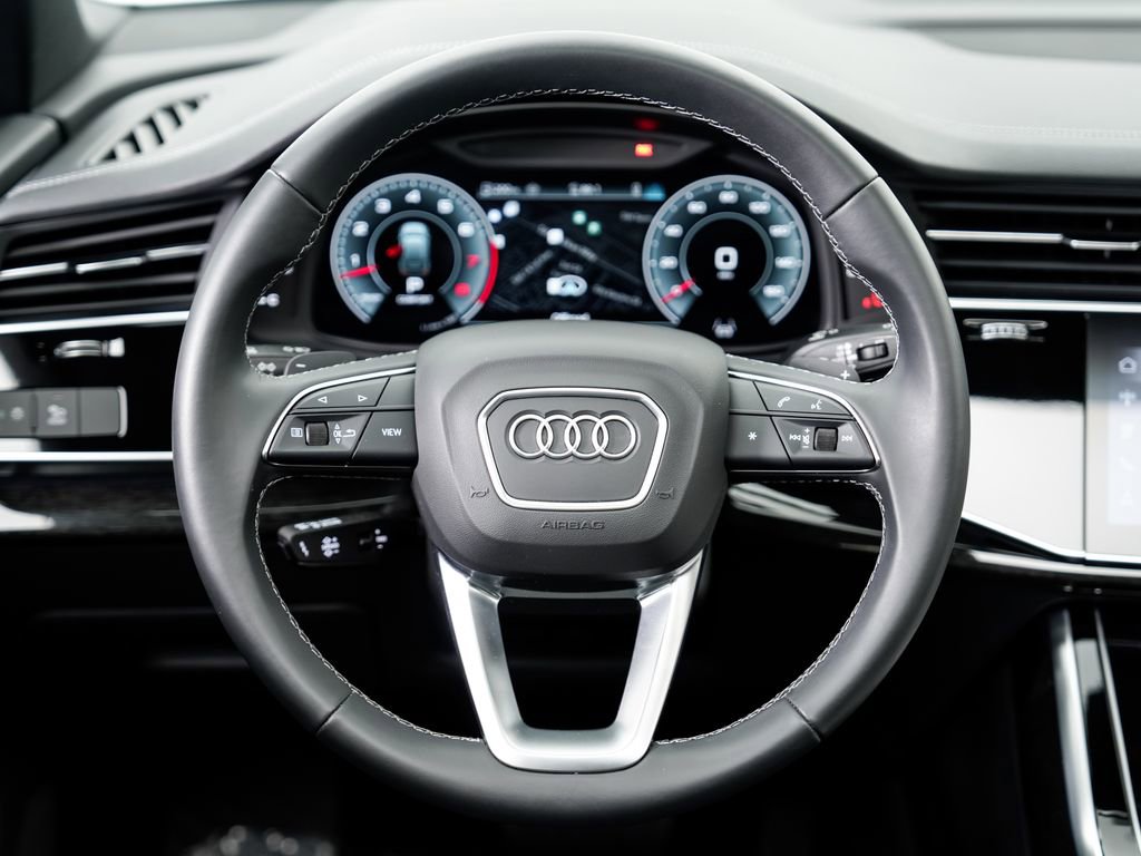 Certified 2025 Audi Q7 3.0T Premium w/ Convenience Package image 11