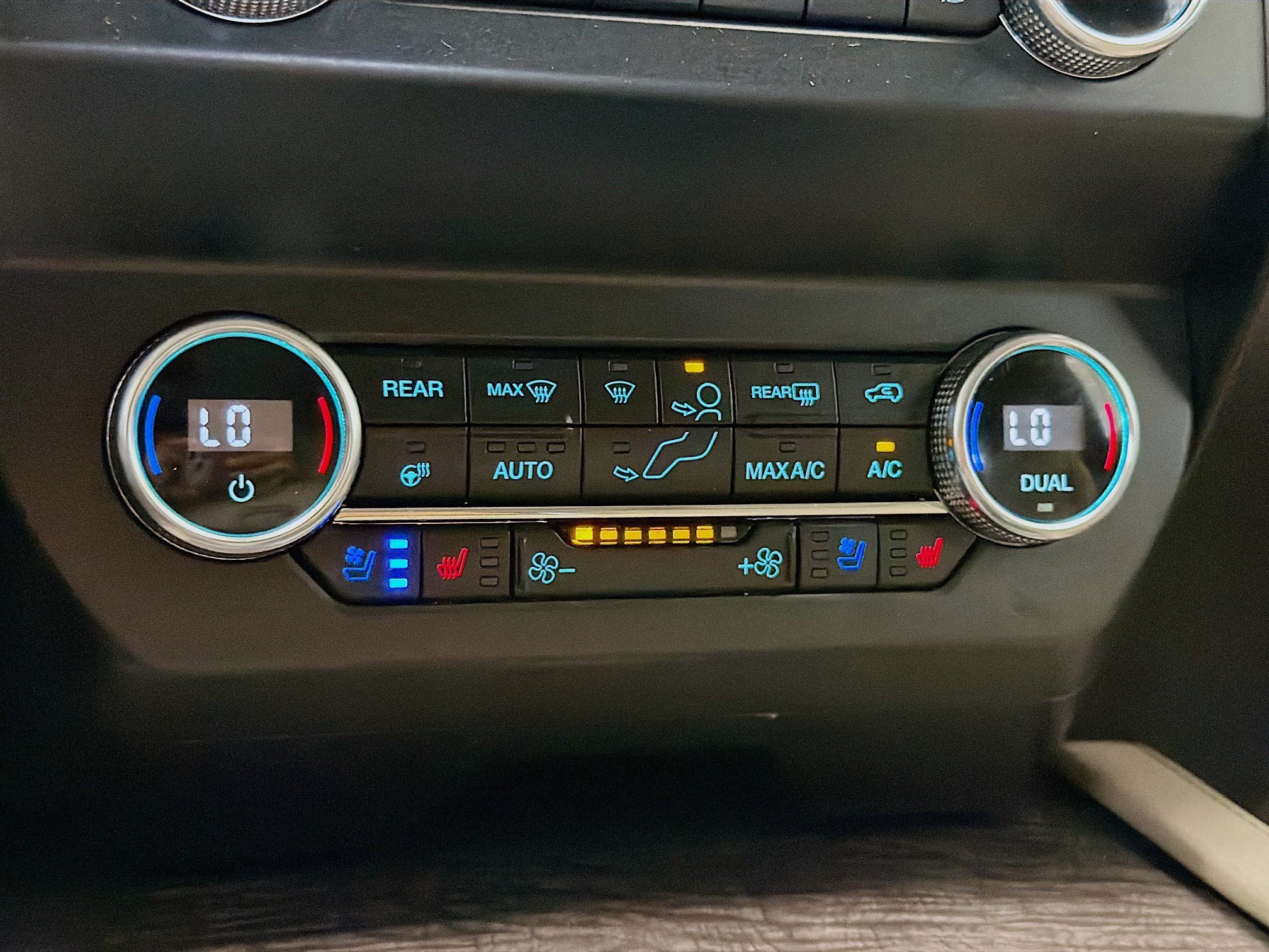 Used 2020 Ford Expedition Limited w/ Special Edition Package RWD image 10
