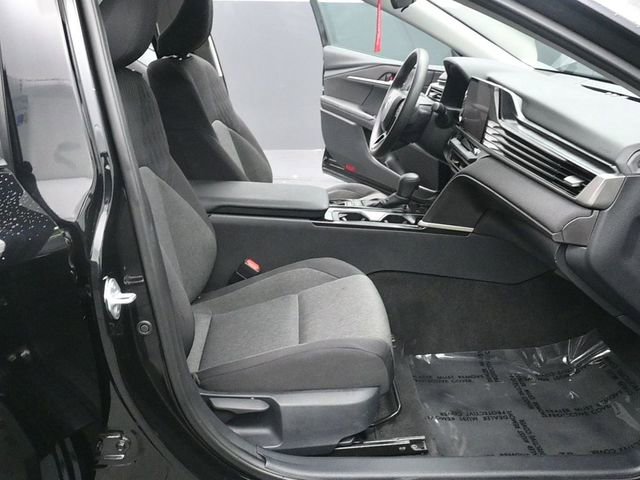 Used 2025 Toyota Camry LE image 13