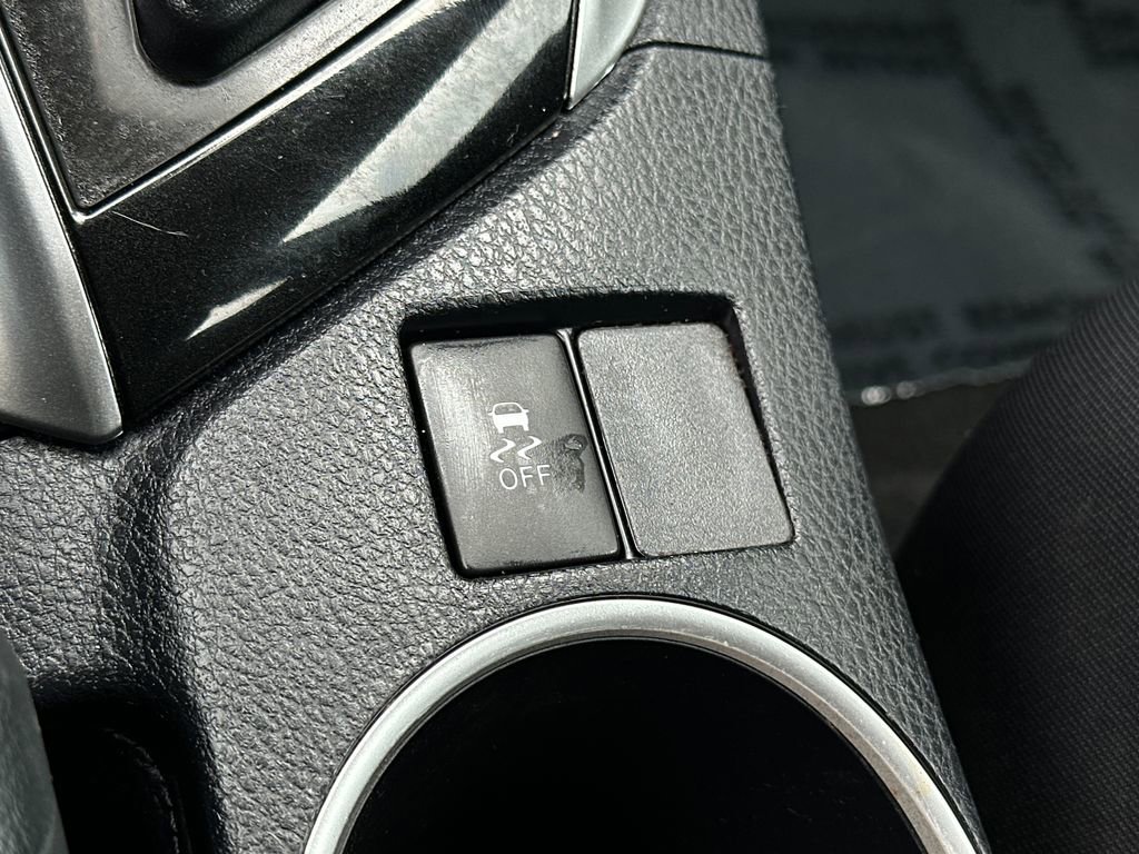 Used 2018 Toyota Corolla LE FWD image 27