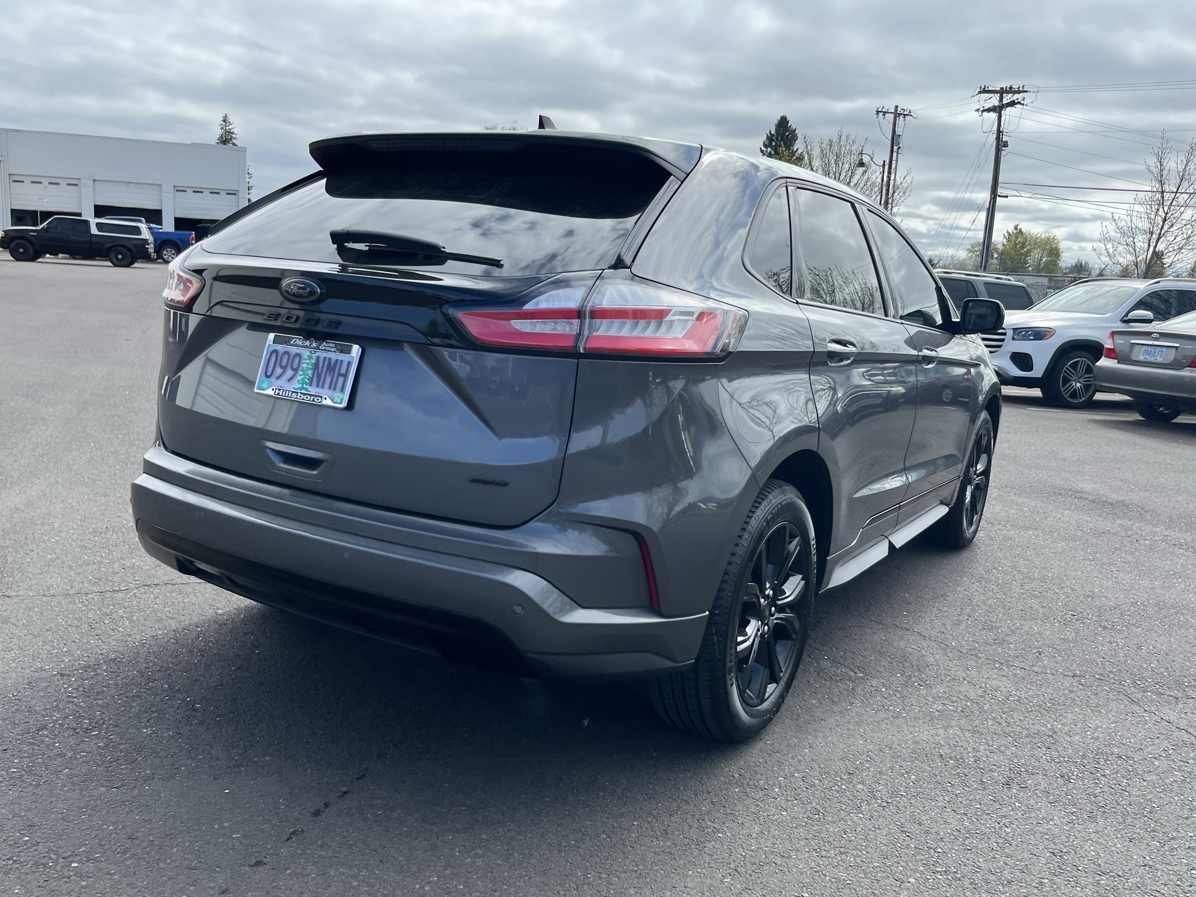 Used 2022 Ford Edge SE w/ Black Appearance Package image 5