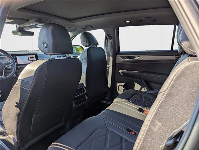 Certified 2025 Volkswagen Atlas Cross Sport SE w/ Panoramic Sunroof Package image 20
