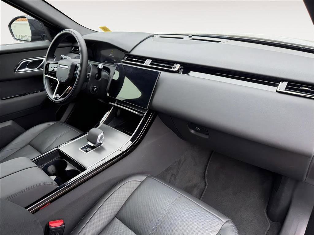 Used 2025 Land Rover Range Rover Velar Dynamic SE image 31